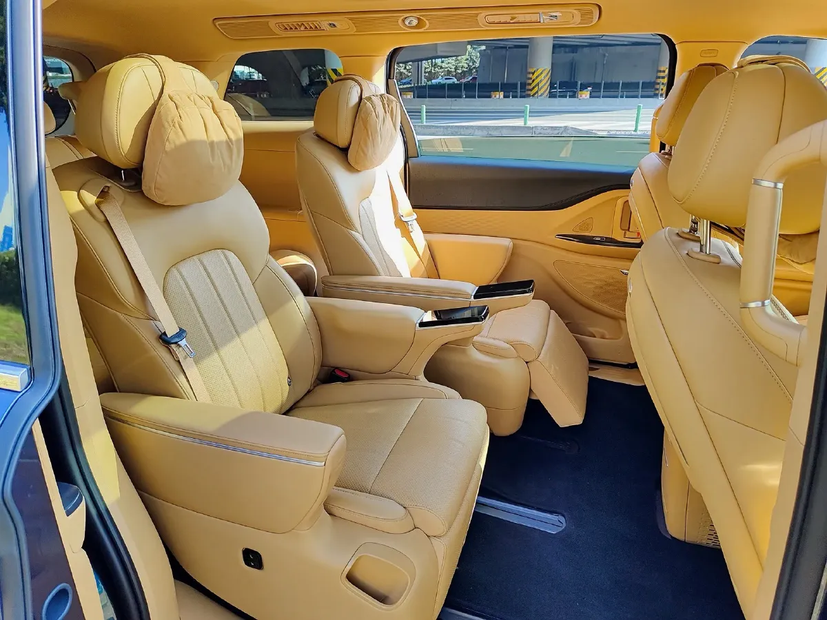 2026 Voyah Dream 1.5T 150HP L4 PHEV,autocango,china used car exporter,china ev exporter,chinese used car exporter,chinese used ev exporter