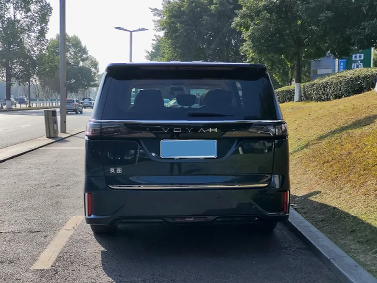 2026 Voyah Dream 1.5T 150HP L4 PHEV,autocango,china used car exporter,china ev exporter,chinese used car exporter,chinese used ev exporter