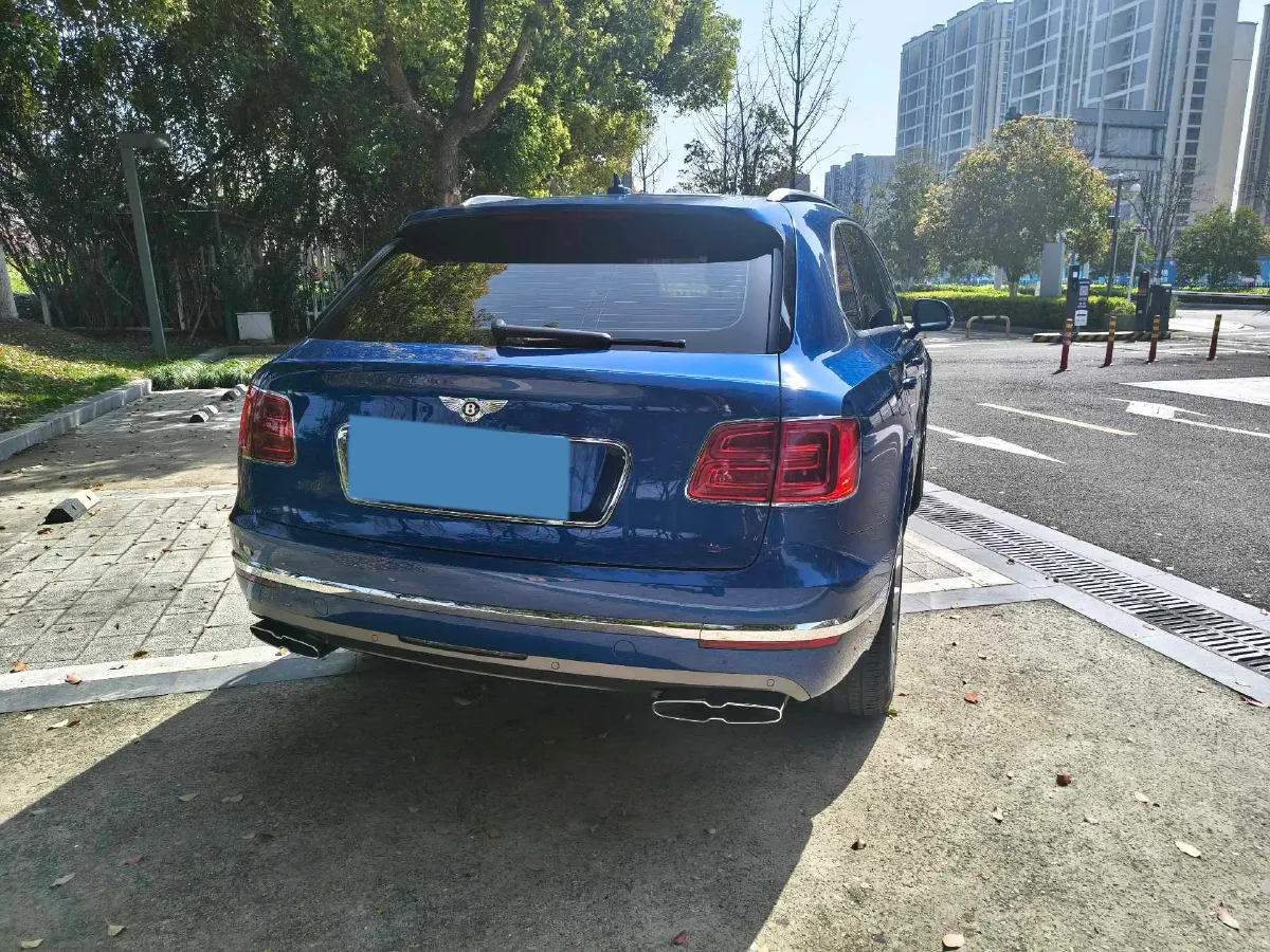 2018 Bentley Bentayga 4.0T 550HP V8 8AT,autocango,china used car exporter,china ev exporter,chinese used car exporter,chinese used ev exporter