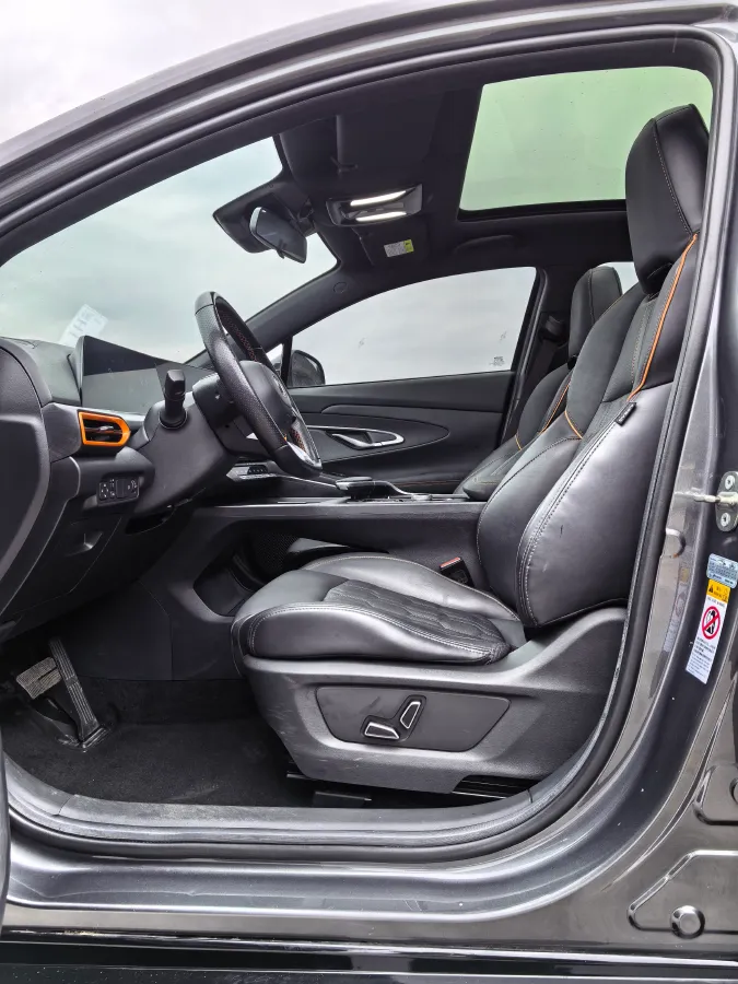 2022 ChangAn UNI-T 1.5T 188HP L4 7DCT,autocango,china used car exporter,china ev exporter,chinese used car exporter,chinese used ev exporter