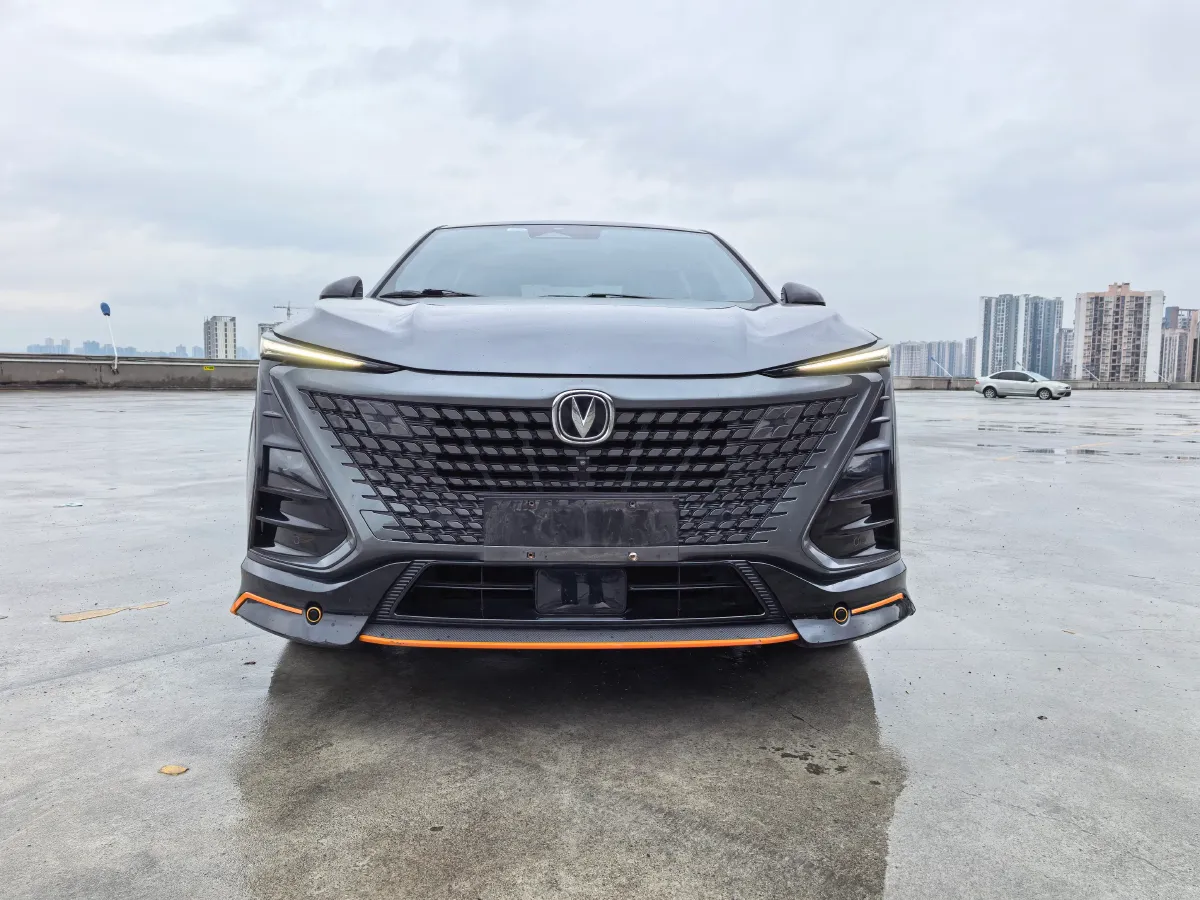 2022 ChangAn UNI-T 1.5T 188HP L4 7DCT,autocango,china used car exporter,china ev exporter,chinese used car exporter,chinese used ev exporter