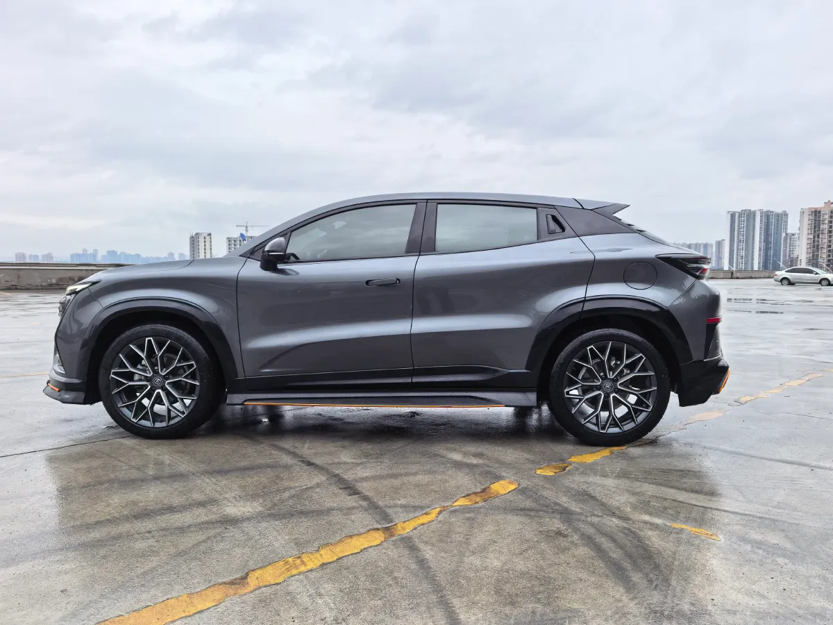 2022 ChangAn UNI-T 1.5T 188HP L4 7DCT,autocango,china used car exporter,china ev exporter,chinese used car exporter,chinese used ev exporter