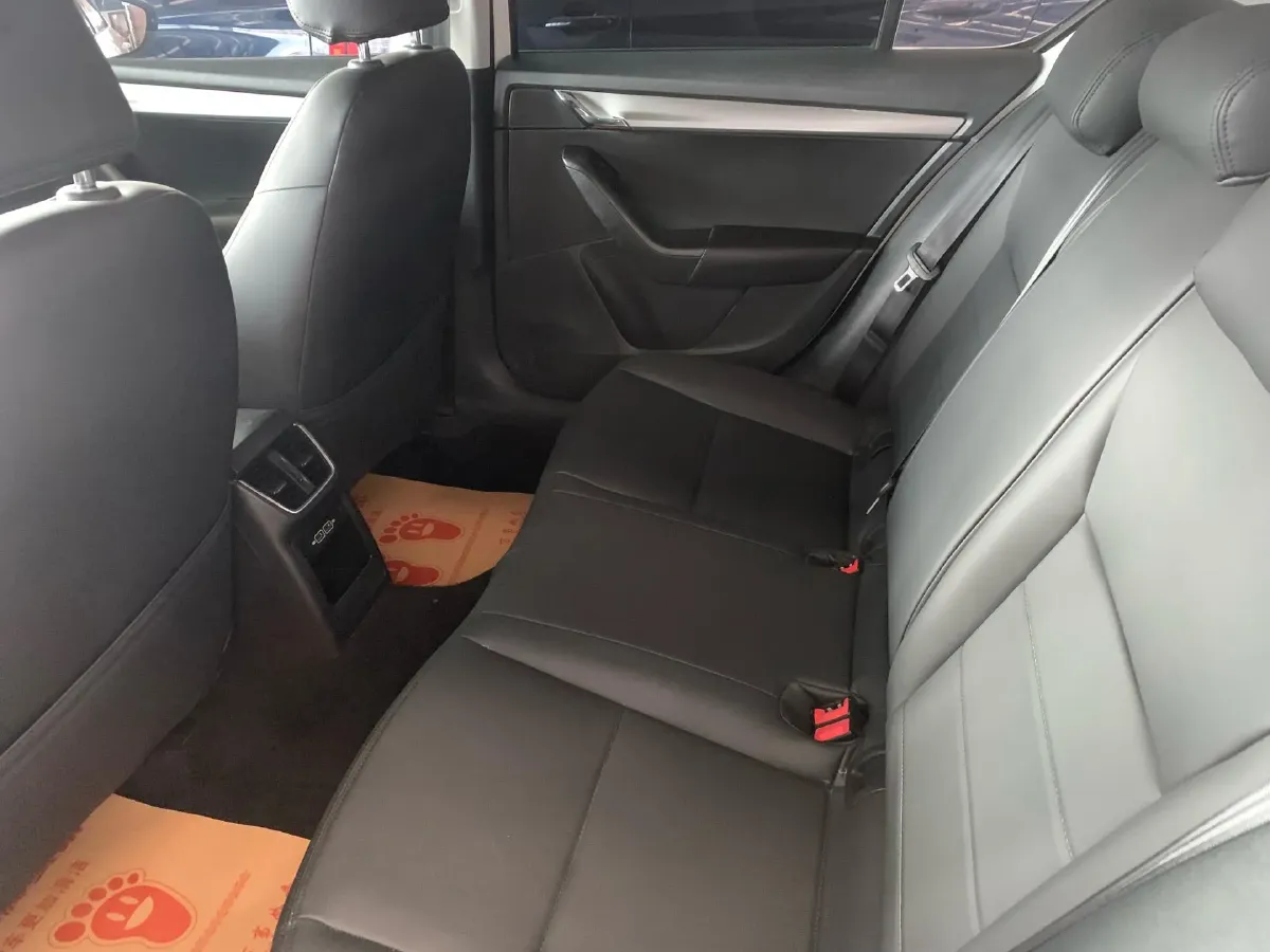 2019 Skoda Octavia 1.5L 116HP L4 6AT,autocango,china used car exporter,china ev exporter,chinese used car exporter,chinese used ev exporter