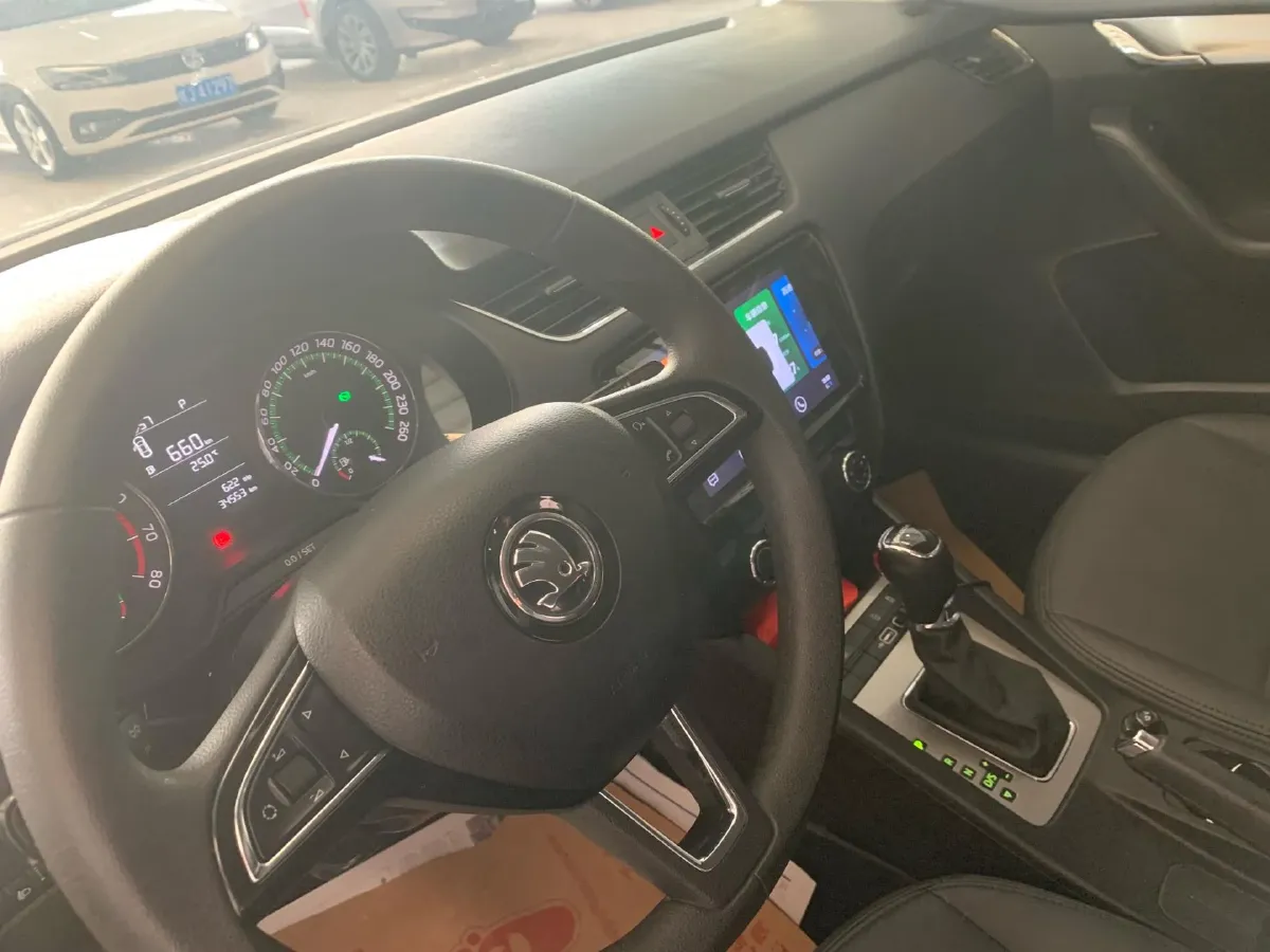 2019 Skoda Octavia 1.5L 116HP L4 6AT,autocango,china used car exporter,china ev exporter,chinese used car exporter,chinese used ev exporter