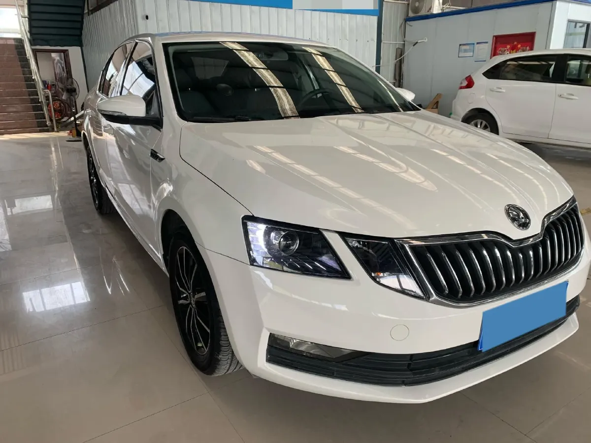 2019 Skoda Octavia 1.5L 116HP L4 6AT,autocango,china used car exporter,china ev exporter,chinese used car exporter,chinese used ev exporter