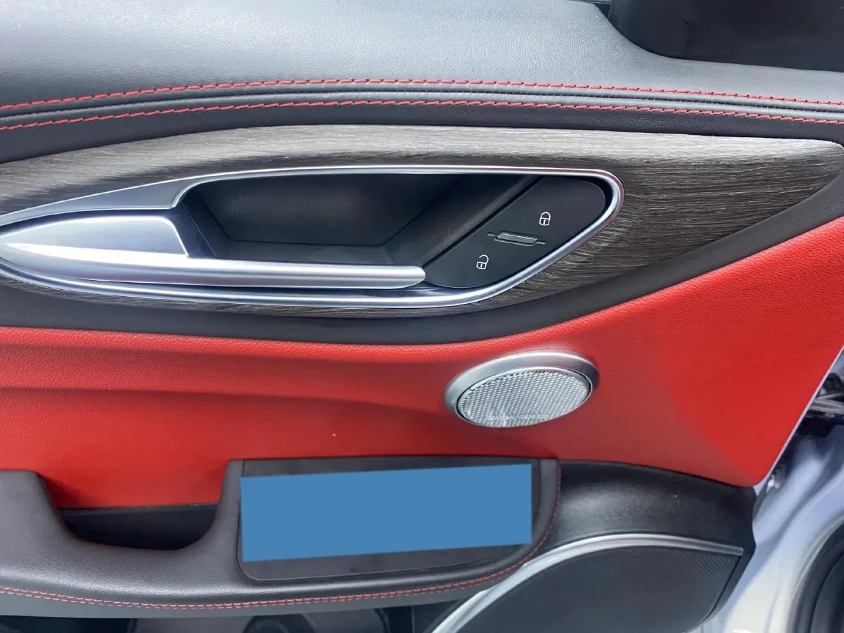 2020 Alfa Romeo Giulia 2.0T 280HP L4 8AT,autocango,china used car exporter,china ev exporter,chinese used car exporter,chinese used ev exporter