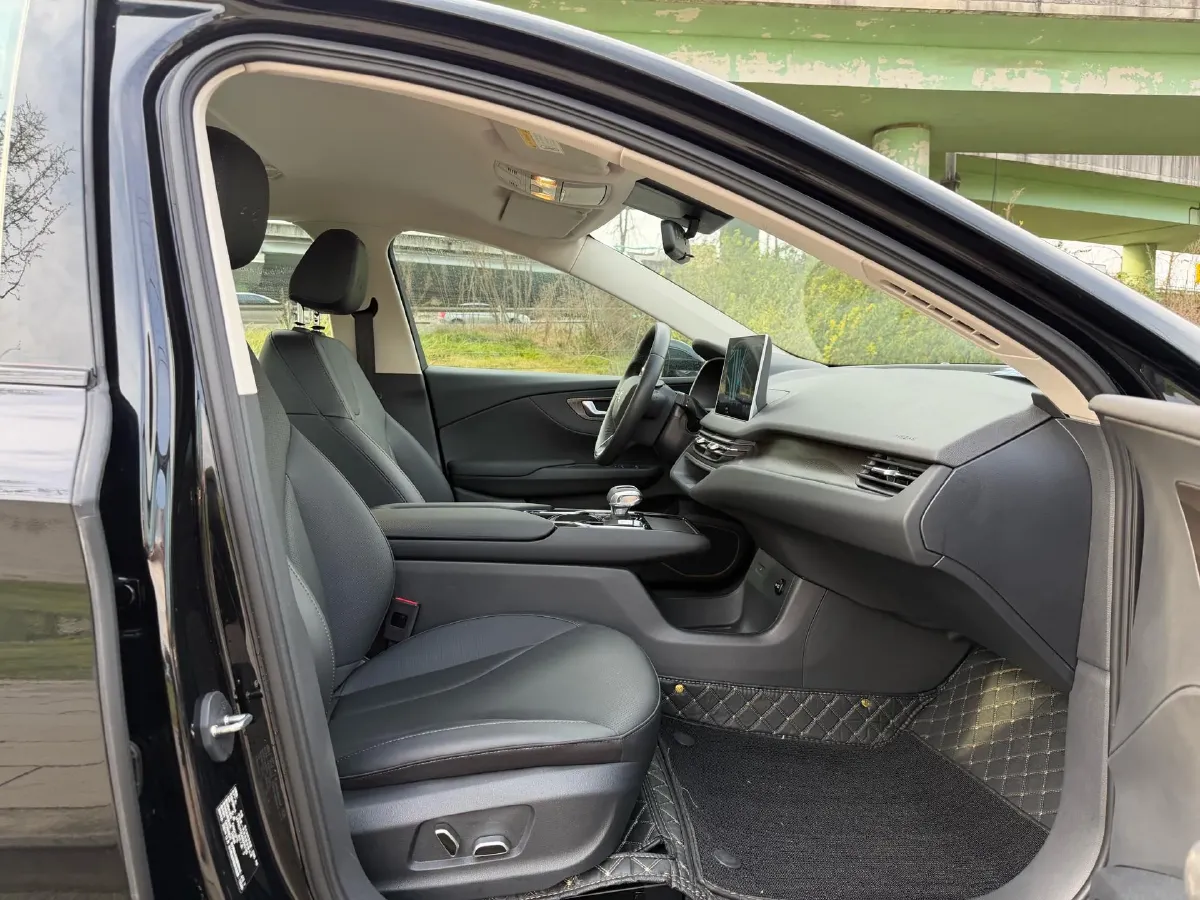 2022 HongQi E-QM5 BEV 54KWH,autocango,china used car exporter,china ev exporter,chinese used car exporter,chinese used ev exporter