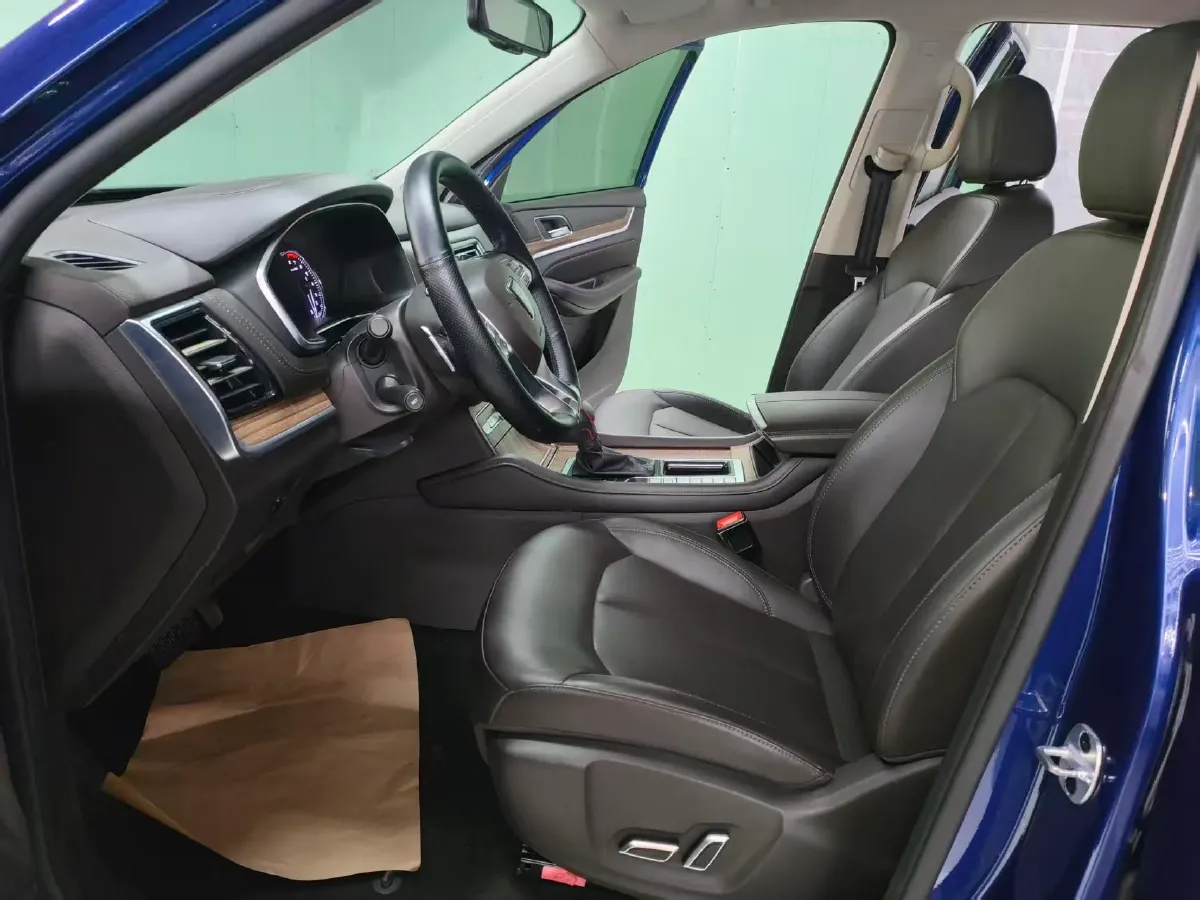 2018 Roewe RX5 2.0T 220HP L4 6DCT,autocango,china used car exporter,china ev exporter,chinese used car exporter,chinese used ev exporter