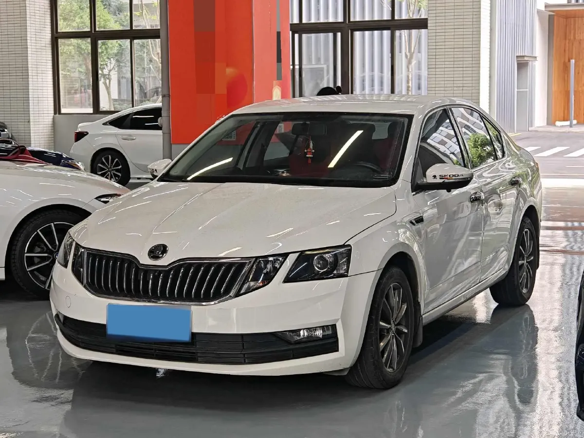 2019 Skoda Octavia 1.5L 116HP L4 6AT,autocango,china used car exporter,china ev exporter,chinese used car exporter,chinese used ev exporter