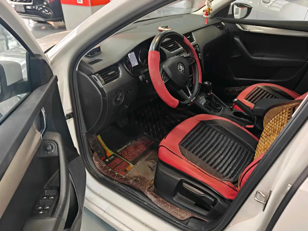 2019 Skoda Octavia 1.5L 116HP L4 6AT,autocango,china used car exporter,china ev exporter,chinese used car exporter,chinese used ev exporter