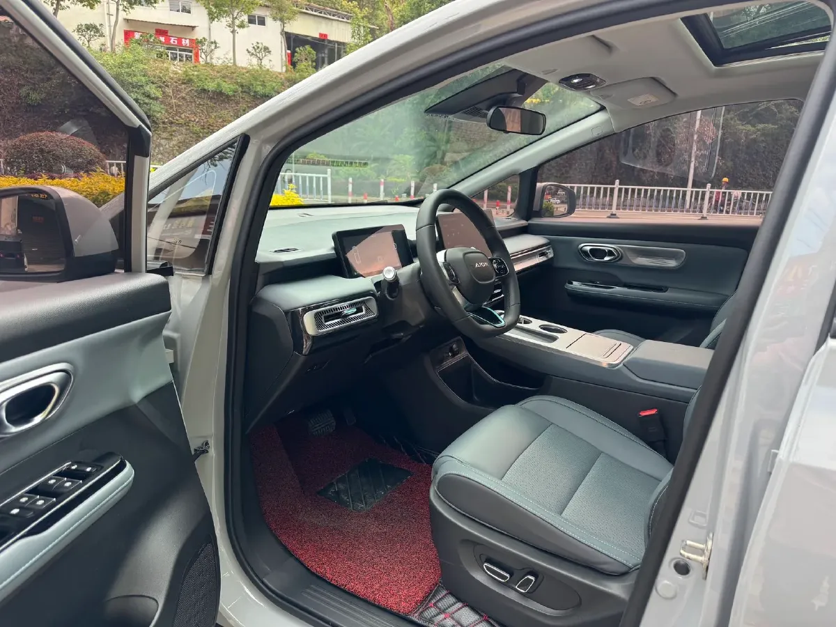 2024 Leapmotor C11 1.5L 95HP L4 REEV 43.74KWH,autocango,china used car exporter,china ev exporter,chinese used car exporter,chinese used ev exporter