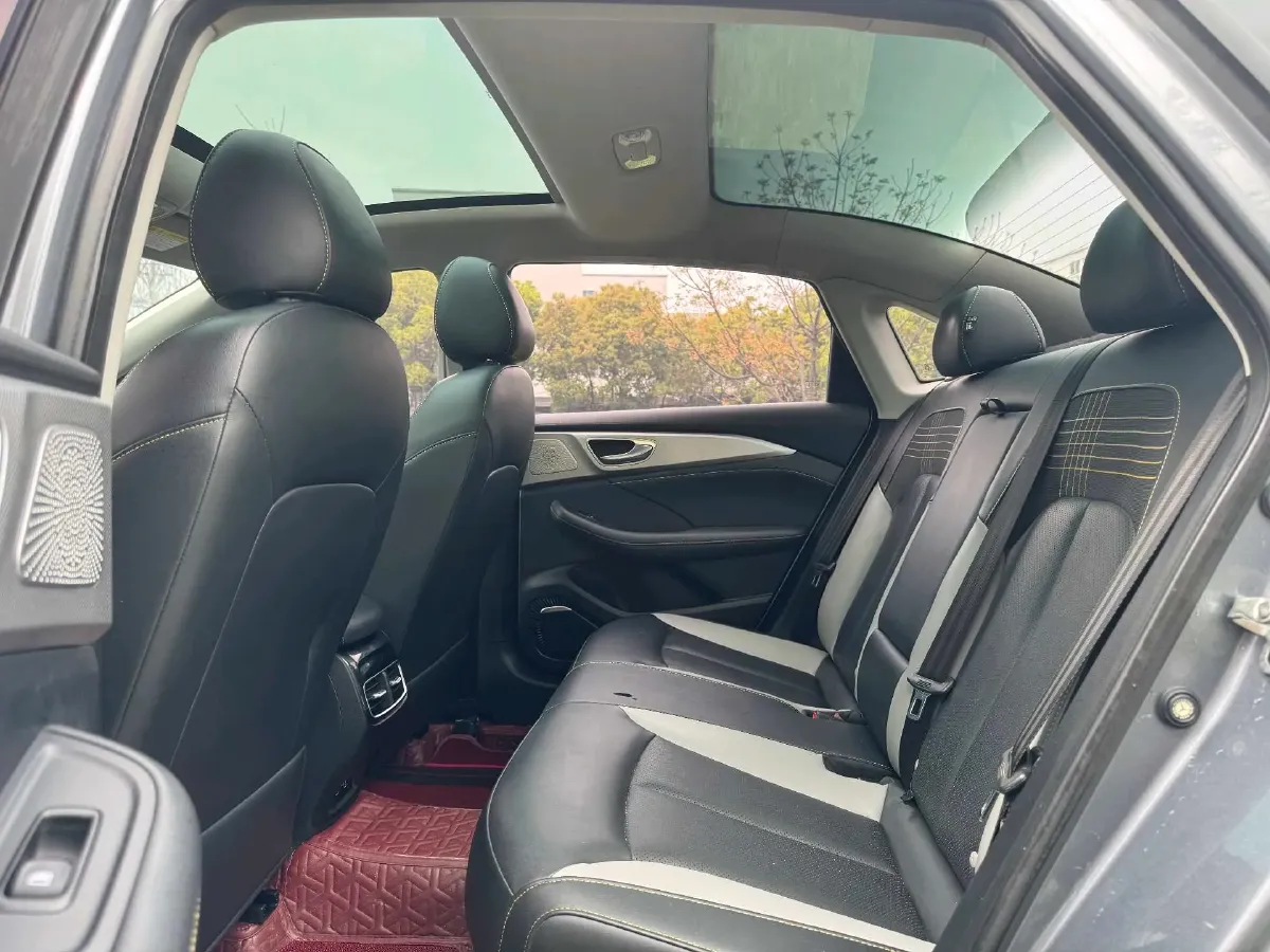 2020 Roewe i6 MAX 1.5T 173HP L4 7DCT,autocango,china used car exporter,china ev exporter,chinese used car exporter,chinese used ev exporter