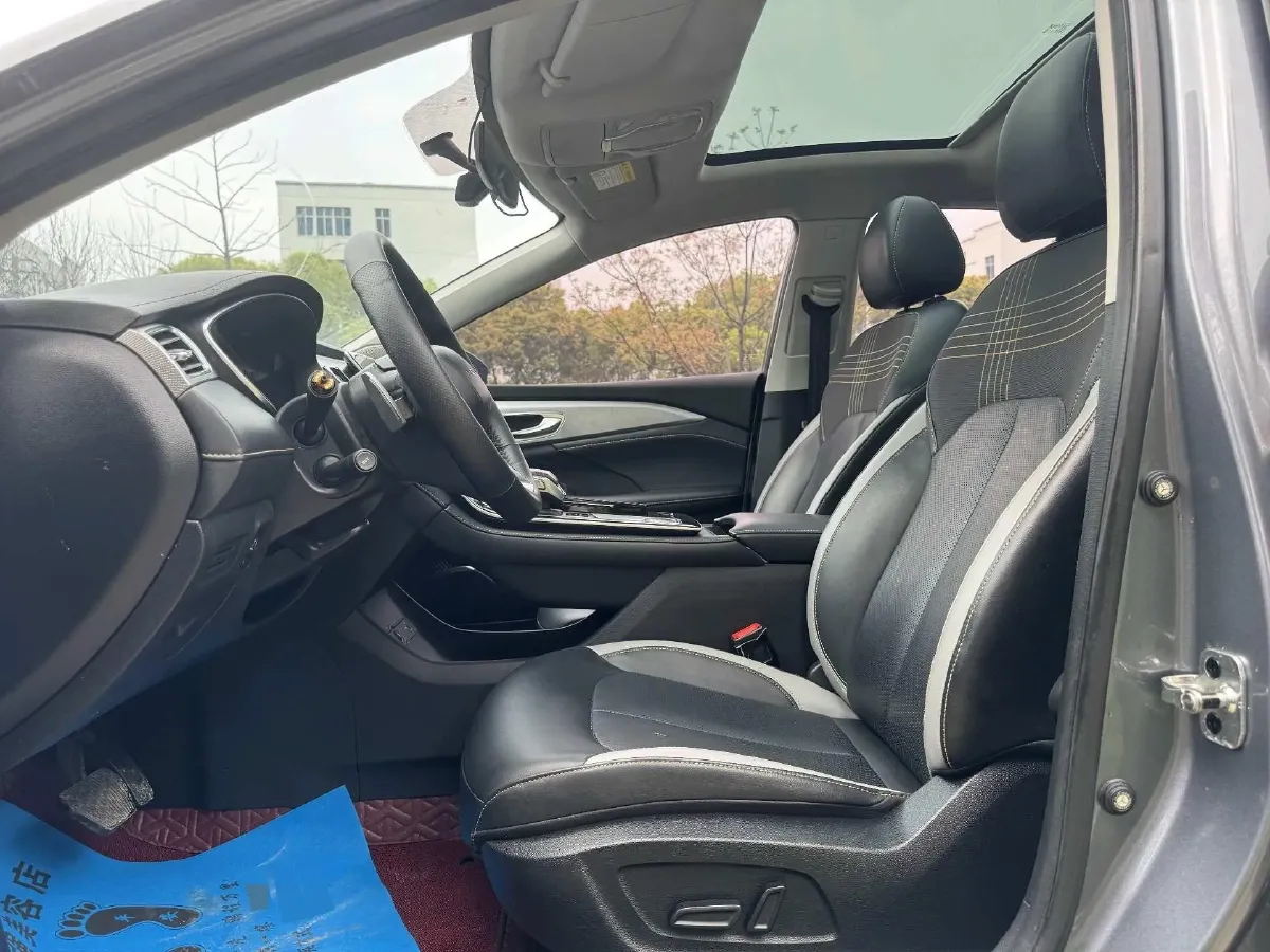 2020 Roewe i6 MAX 1.5T 173HP L4 7DCT,autocango,china used car exporter,china ev exporter,chinese used car exporter,chinese used ev exporter