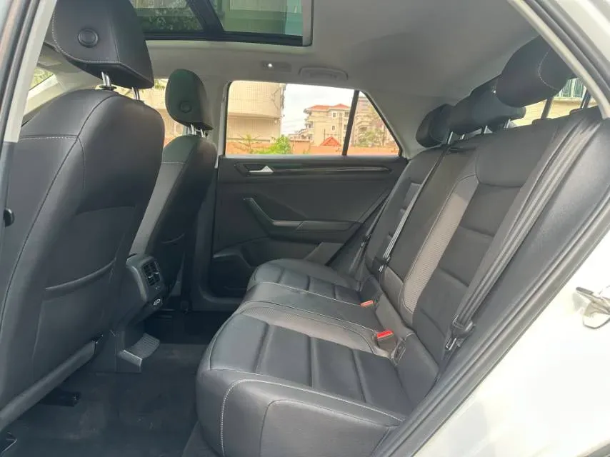 2020 Volkswagen T-Roc 1.4T 150HP L4 7DCT,autocango,china used car exporter,china ev exporter,chinese used car exporter,chinese used ev exporter