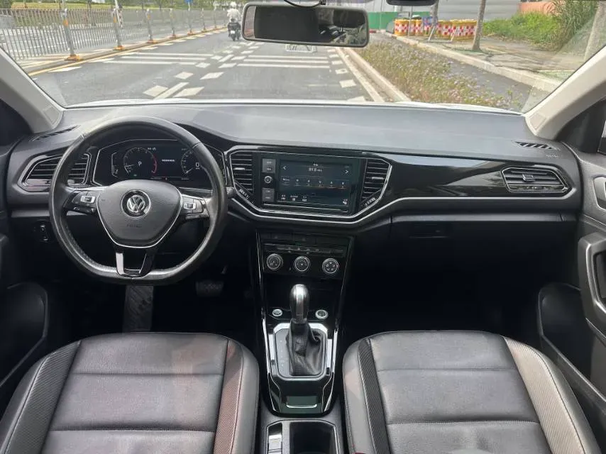 2020 Volkswagen T-Roc 1.4T 150HP L4 7DCT,autocango,china used car exporter,china ev exporter,chinese used car exporter,chinese used ev exporter