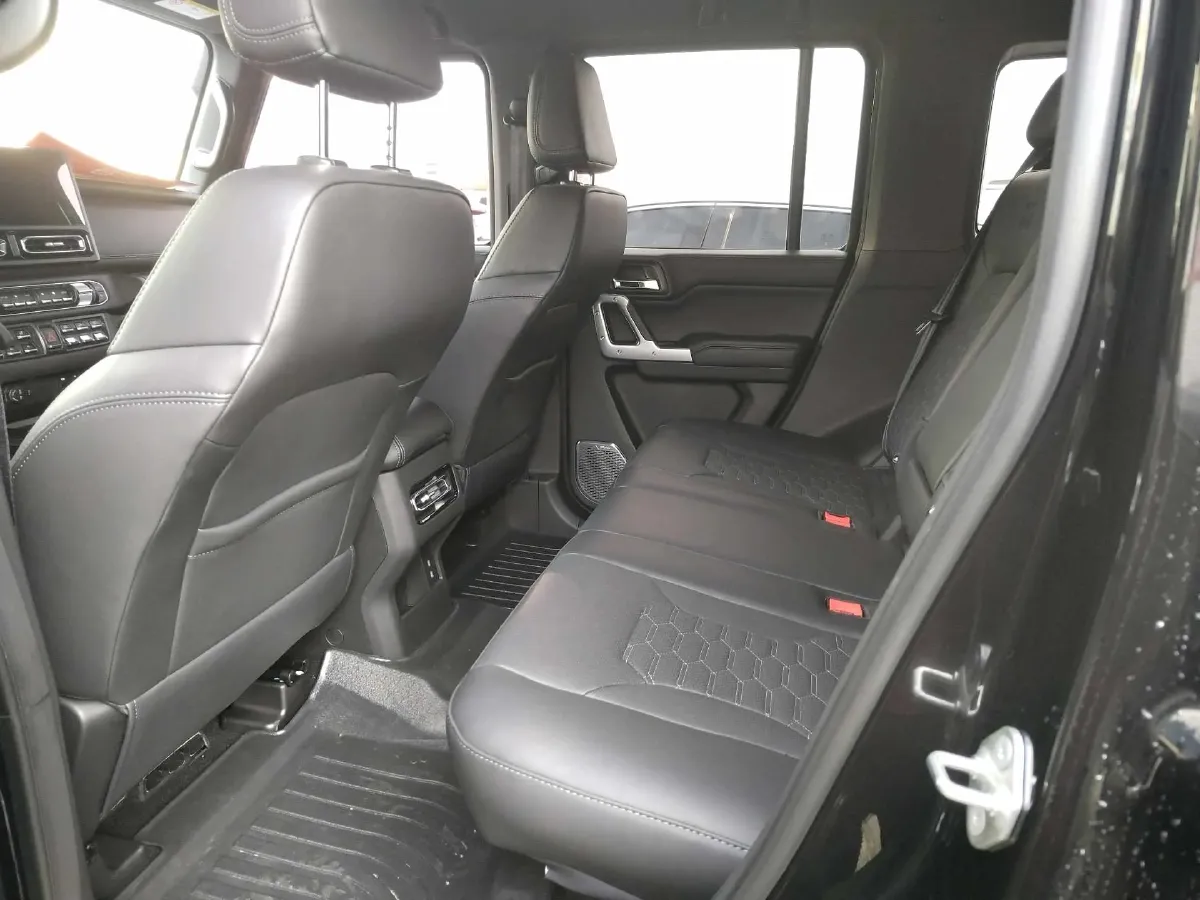 2025 212 212 T01 2.0T 252HP L4 8AT,autocango,china used car exporter,china ev exporter,chinese used car exporter,chinese used ev exporter