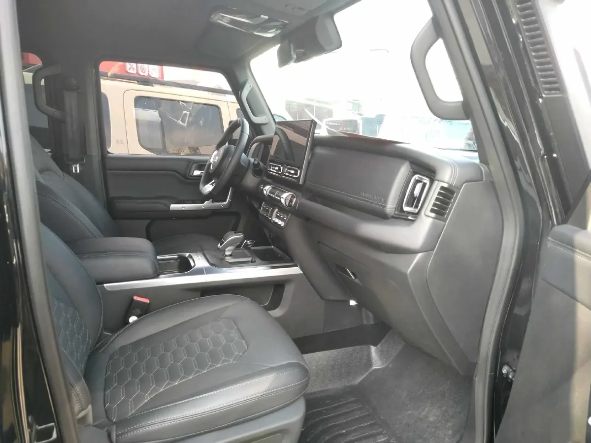 2025 212 212 T01 2.0T 252HP L4 8AT,autocango,china used car exporter,china ev exporter,chinese used car exporter,chinese used ev exporter