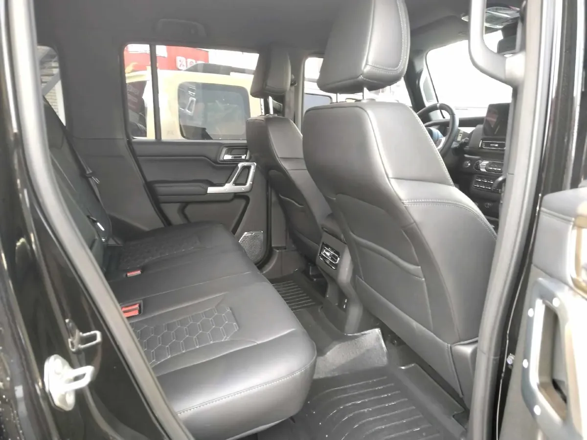 2025 212 212 T01 2.0T 252HP L4 8AT,autocango,china used car exporter,china ev exporter,chinese used car exporter,chinese used ev exporter