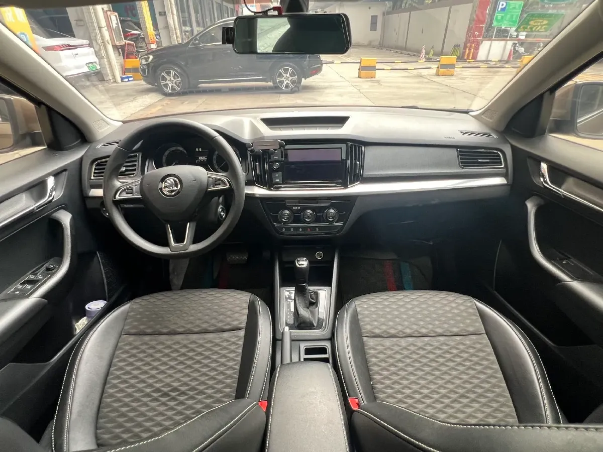 2020 Skoda Kamiq 1.5L 112HP L4 6AT,autocango,china used car exporter,china ev exporter,chinese used car exporter,chinese used ev exporter