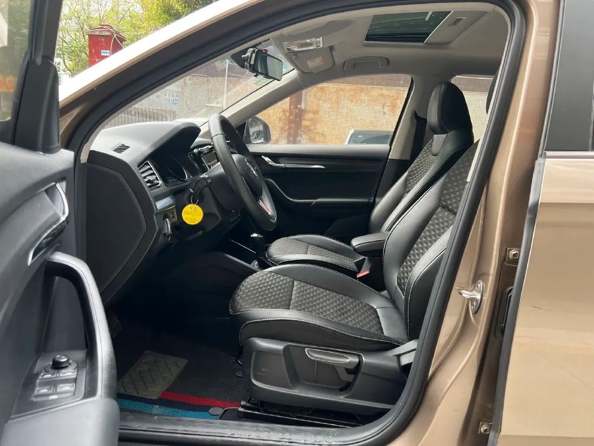 2020 Skoda Kamiq 1.5L 112HP L4 6AT,autocango,china used car exporter,china ev exporter,chinese used car exporter,chinese used ev exporter