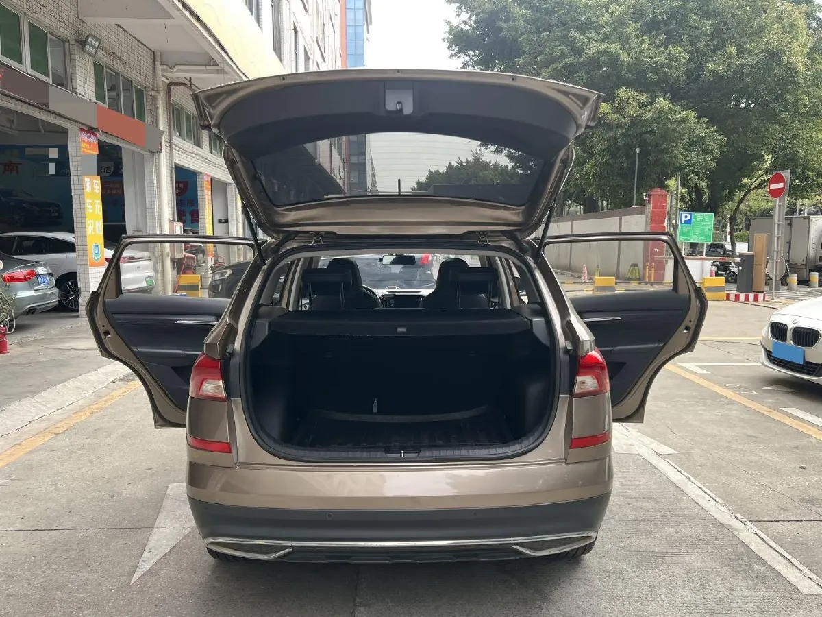 2020 Skoda Kamiq 1.5L 112HP L4 6AT,autocango,china used car exporter,china ev exporter,chinese used car exporter,chinese used ev exporter