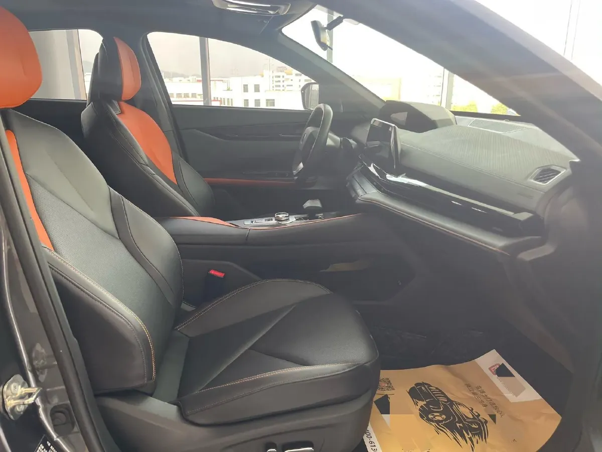 2023 ChangAn UNI-V iDD 1.5T 170HP L4 6TCT PHEV 18.4KWH,autocango,china used car exporter,china ev exporter,chinese used car exporter,chinese used ev exporter