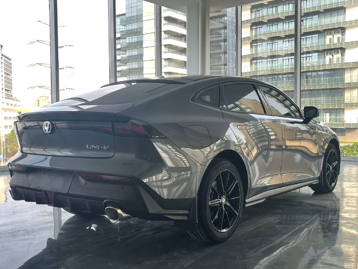 2023 ChangAn UNI-V iDD 1.5T 170HP L4 6TCT PHEV 18.4KWH,autocango,china used car exporter,china ev exporter,chinese used car exporter,chinese used ev exporter