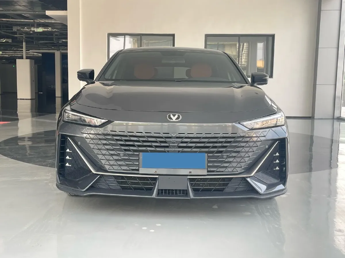 2023 ChangAn UNI-V iDD 1.5T 170HP L4 6TCT PHEV 18.4KWH,autocango,china used car exporter,china ev exporter,chinese used car exporter,chinese used ev exporter