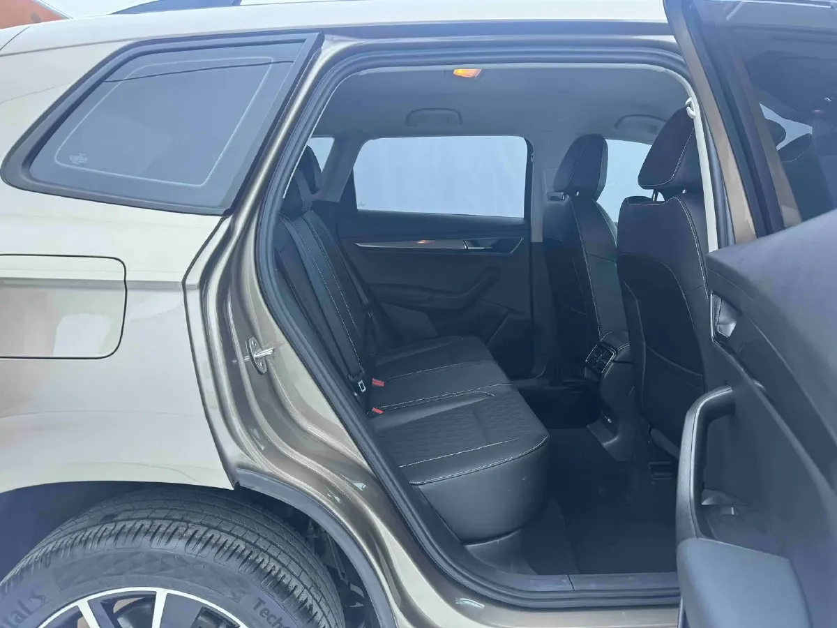 2021 Skoda Karoq 1.4T 150HP L4 7DCT,autocango,china used car exporter,china ev exporter,chinese used car exporter,chinese used ev exporter