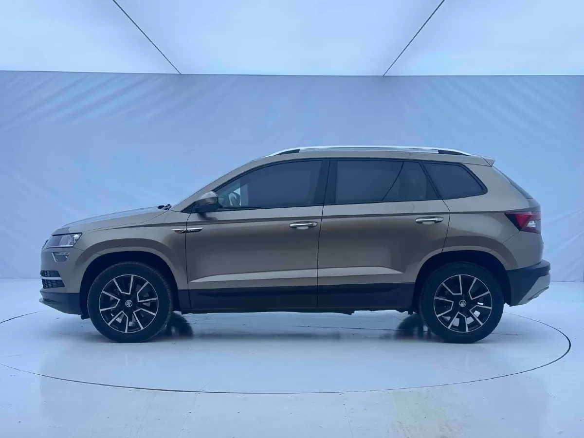 2021 Skoda Karoq 1.4T 150HP L4 7DCT,autocango,china used car exporter,china ev exporter,chinese used car exporter,chinese used ev exporter