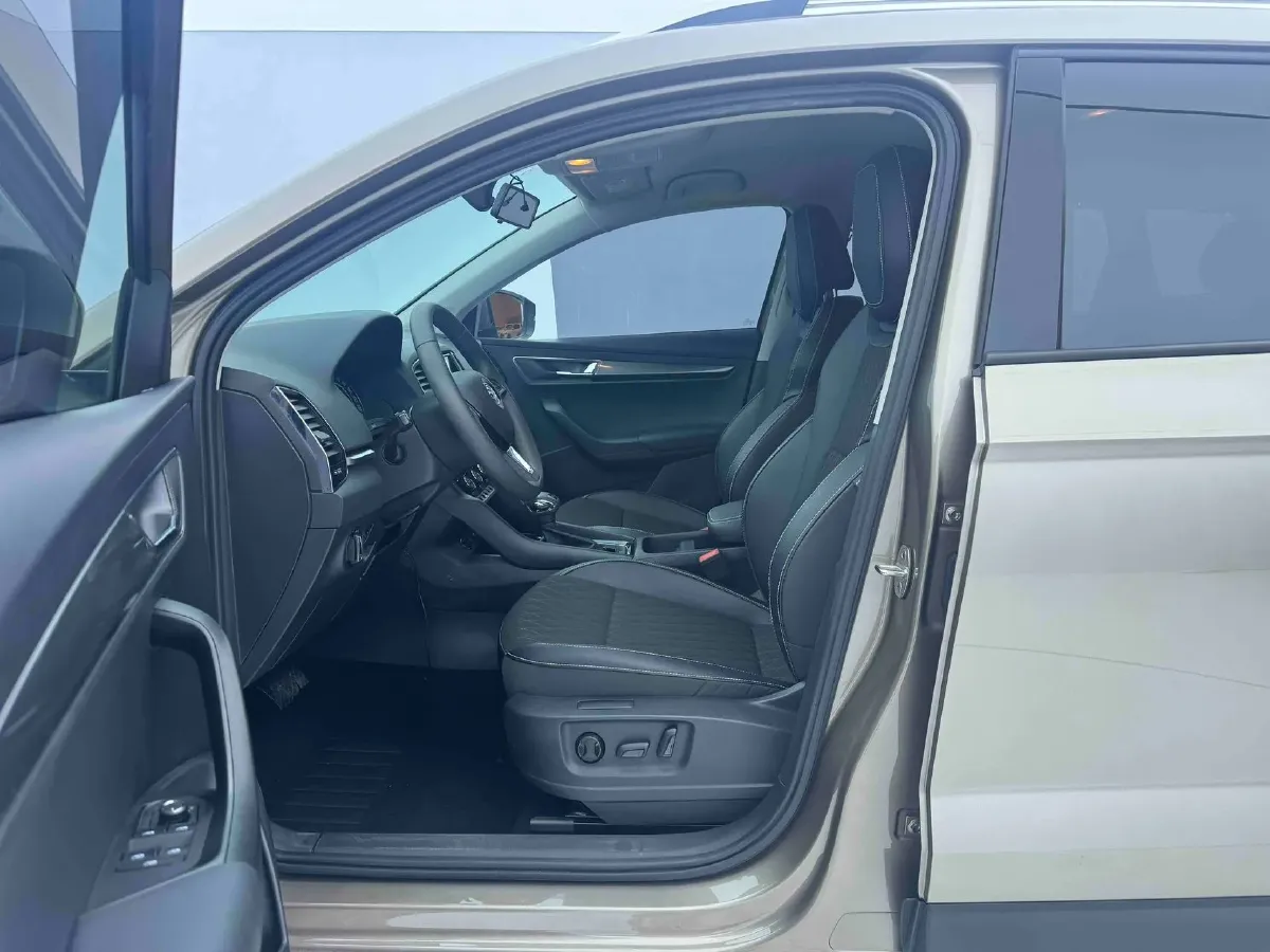 2021 Skoda Karoq 1.4T 150HP L4 7DCT,autocango,china used car exporter,china ev exporter,chinese used car exporter,chinese used ev exporter