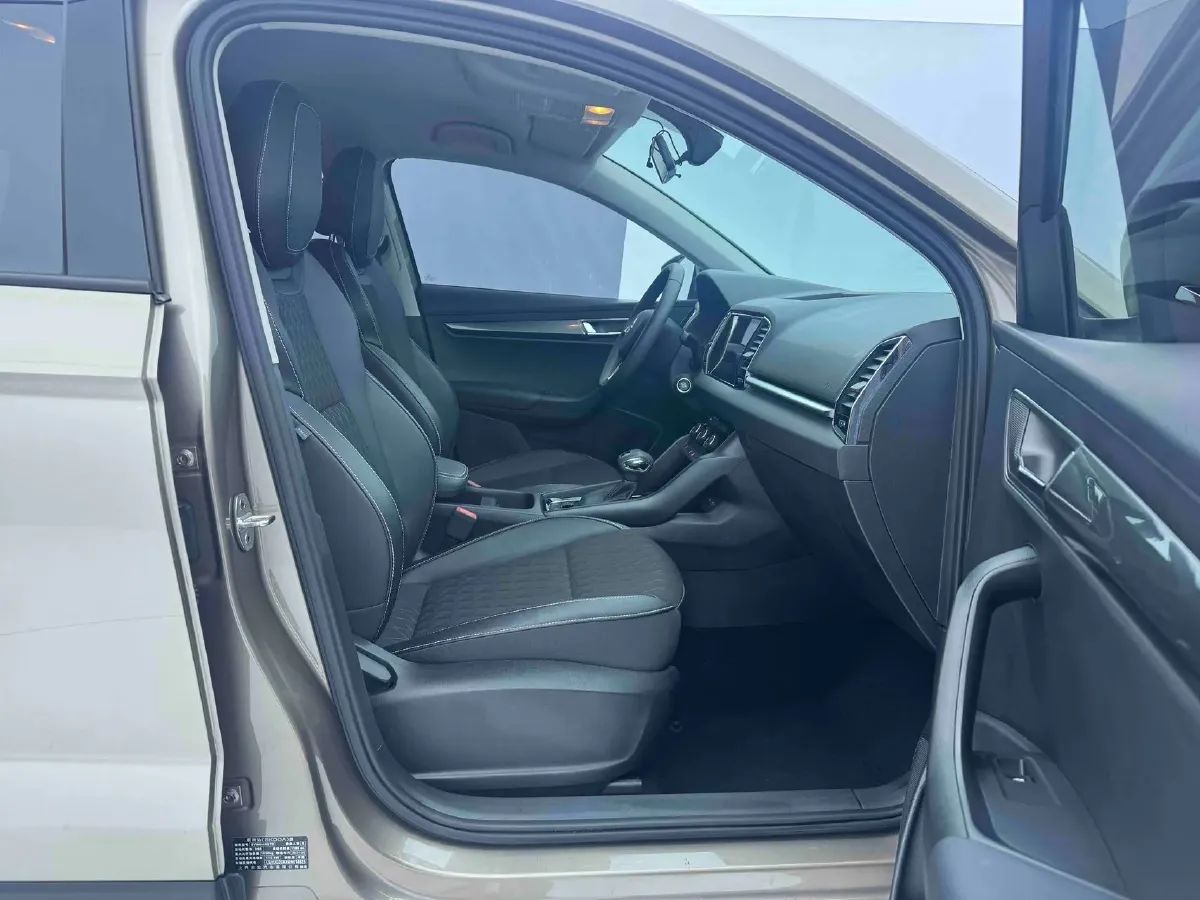 2021 Skoda Karoq 1.4T 150HP L4 7DCT,autocango,china used car exporter,china ev exporter,chinese used car exporter,chinese used ev exporter