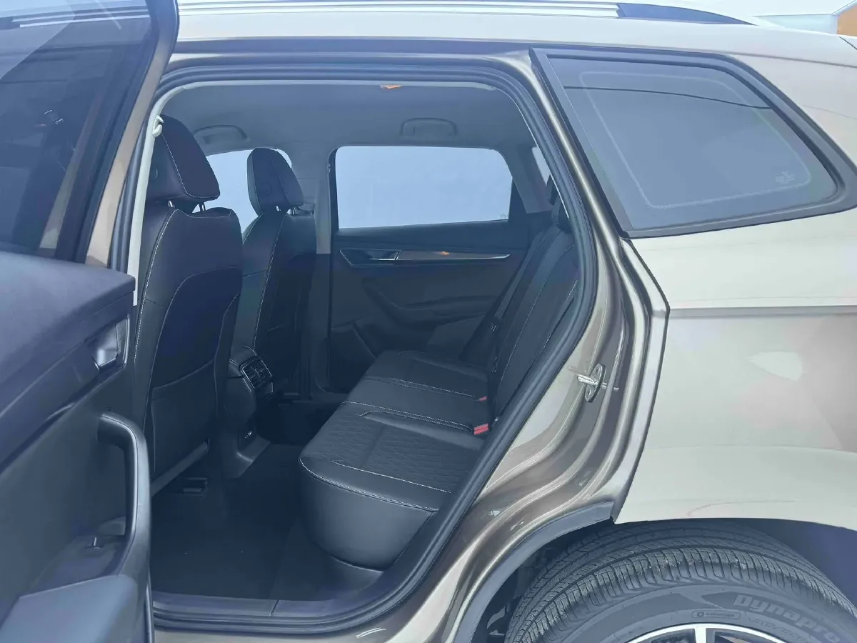 2021 Skoda Karoq 1.4T 150HP L4 7DCT,autocango,china used car exporter,china ev exporter,chinese used car exporter,chinese used ev exporter