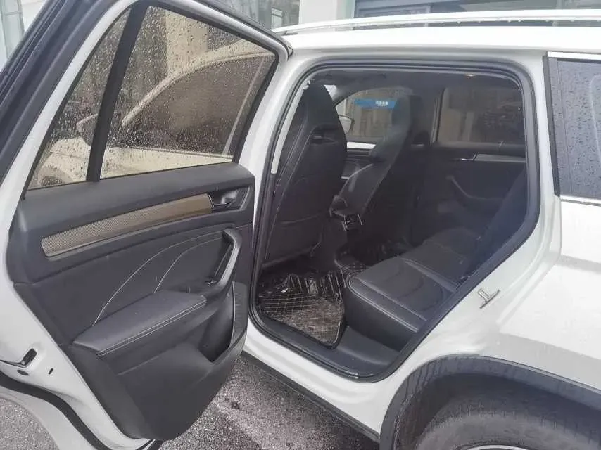 2022 Skoda Kodiak 2.0T 186HP L4 7DCT,autocango,china used car exporter,china ev exporter,chinese used car exporter,chinese used ev exporter