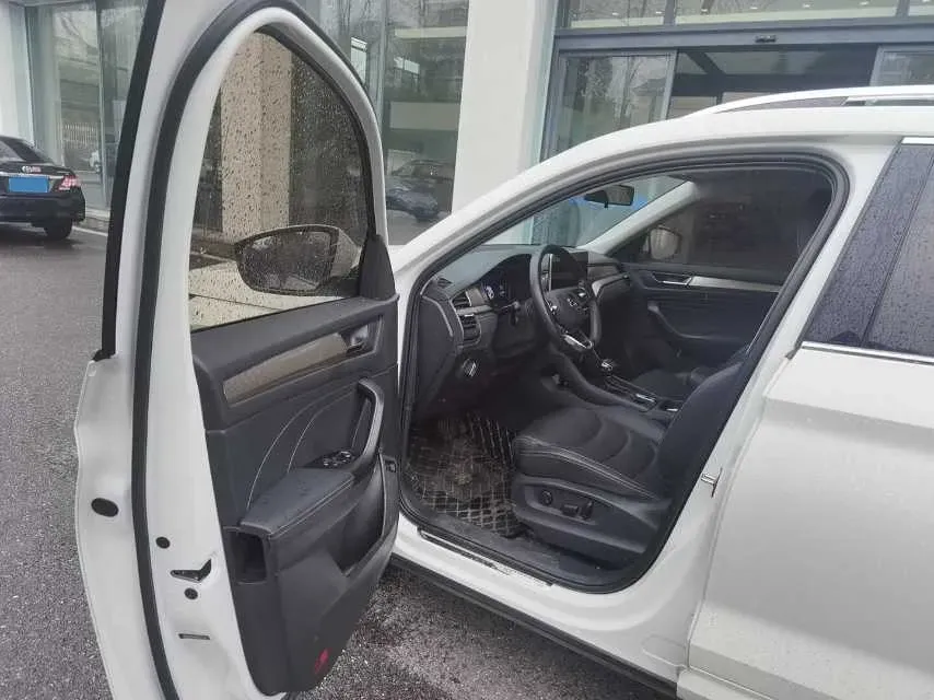 2022 Skoda Kodiak 2.0T 186HP L4 7DCT,autocango,china used car exporter,china ev exporter,chinese used car exporter,chinese used ev exporter