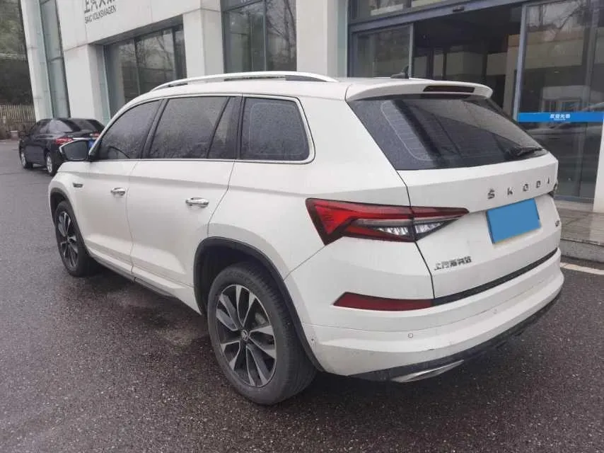 2022 Skoda Kodiak 2.0T 186HP L4 7DCT,autocango,china used car exporter,china ev exporter,chinese used car exporter,chinese used ev exporter