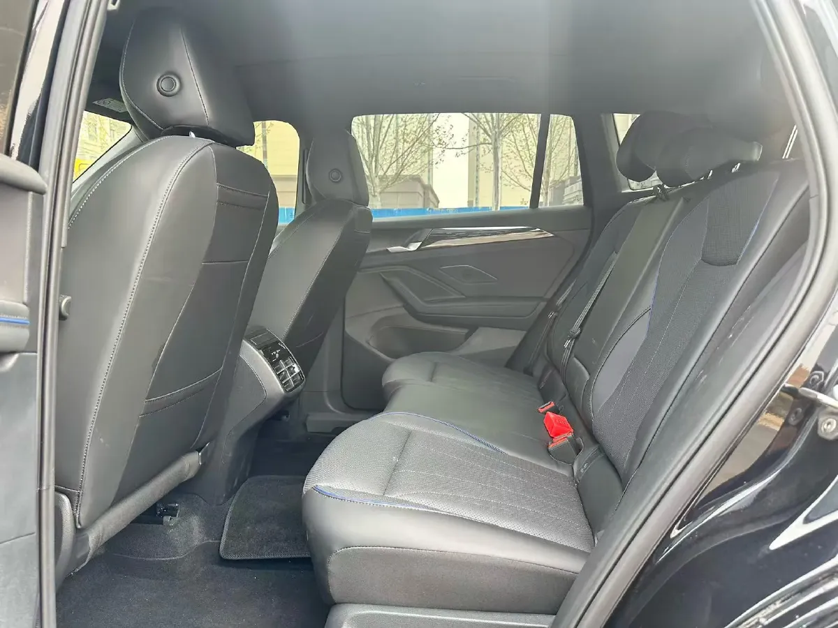 2026 Volkswagen Tiguan L 2.0T 220HP L4 7DCT,autocango,china used car exporter,china ev exporter,chinese used car exporter,chinese used ev exporter