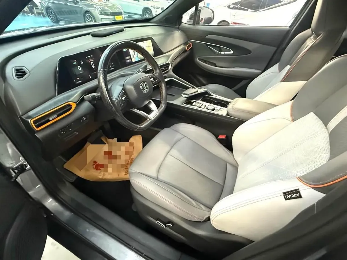 2022 ChangAn UNI-T 1.5T 188HP L4 7DCT,autocango,china used car exporter,china ev exporter,chinese used car exporter,chinese used ev exporter