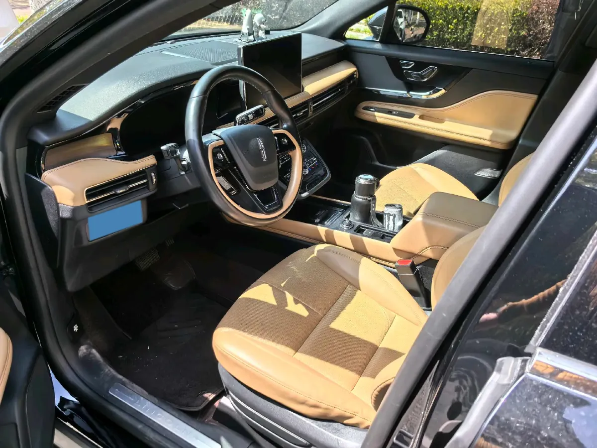 2022 Lincoln Corsair 2.0T 245HP L4 8AT,autocango,china used car exporter,china ev exporter,chinese used car exporter,chinese used ev exporter