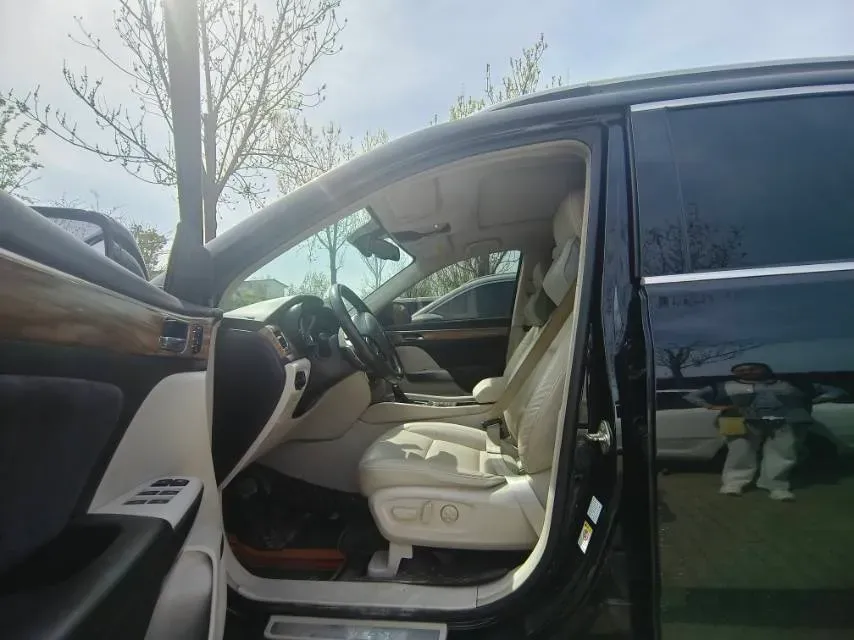 2017 GAC Trumpchi GS8 2.0T 201HP L4 6AT,autocango,china used car exporter,china ev exporter,chinese used car exporter,chinese used ev exporter