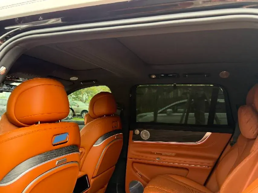 2025 AITO AITO M9 REEV 160HP REEV 52KWH,autocango,china used car exporter,china ev exporter,chinese used car exporter,chinese used ev exporter