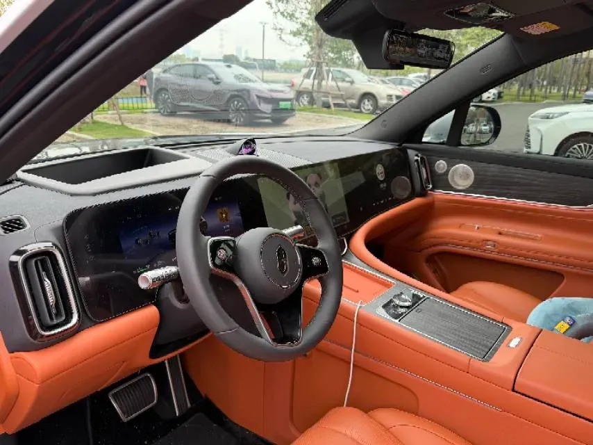 2025 AITO AITO M9 REEV 160HP REEV 52KWH,autocango,china used car exporter,china ev exporter,chinese used car exporter,chinese used ev exporter