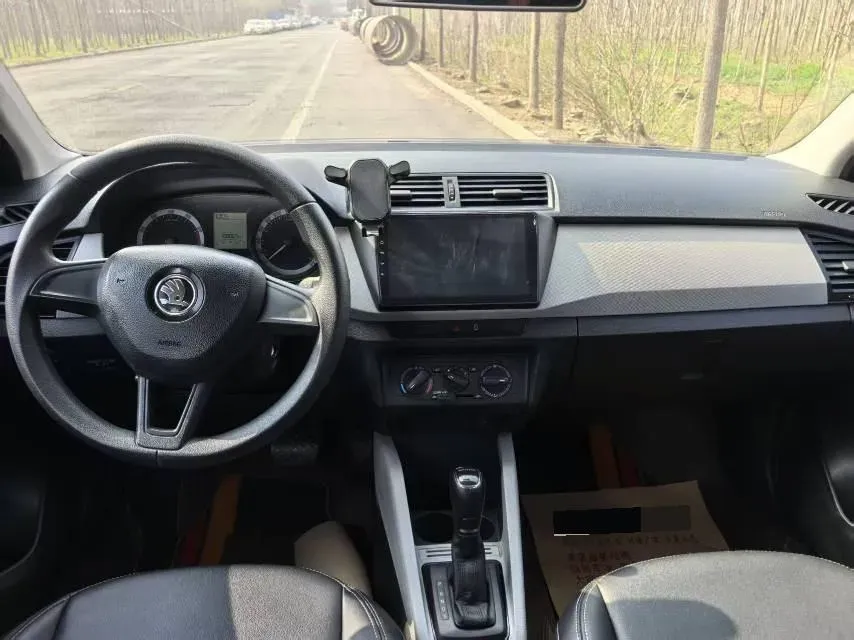 2017 Skoda Fabia 1.4L 90HP L4 6AT,autocango,china used car exporter,china ev exporter,chinese used car exporter,chinese used ev exporter