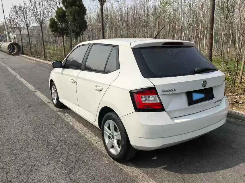 2017 Skoda Fabia 1.4L 90HP L4 6AT,autocango,china used car exporter,china ev exporter,chinese used car exporter,chinese used ev exporter