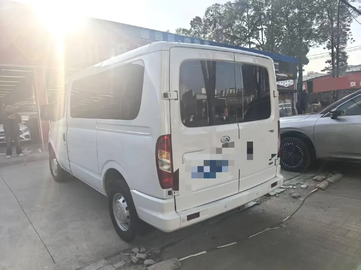 2021 MAXUS XinTu V80 2.0T 127HP L4 6MT,autocango,china used car exporter,china ev exporter,chinese used car exporter,chinese used ev exporter