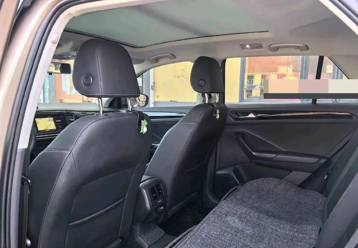 2022 Volkswagen T-Roc 1.4T 150HP L4 7DCT,autocango,china used car exporter,china ev exporter,chinese used car exporter,chinese used ev exporter