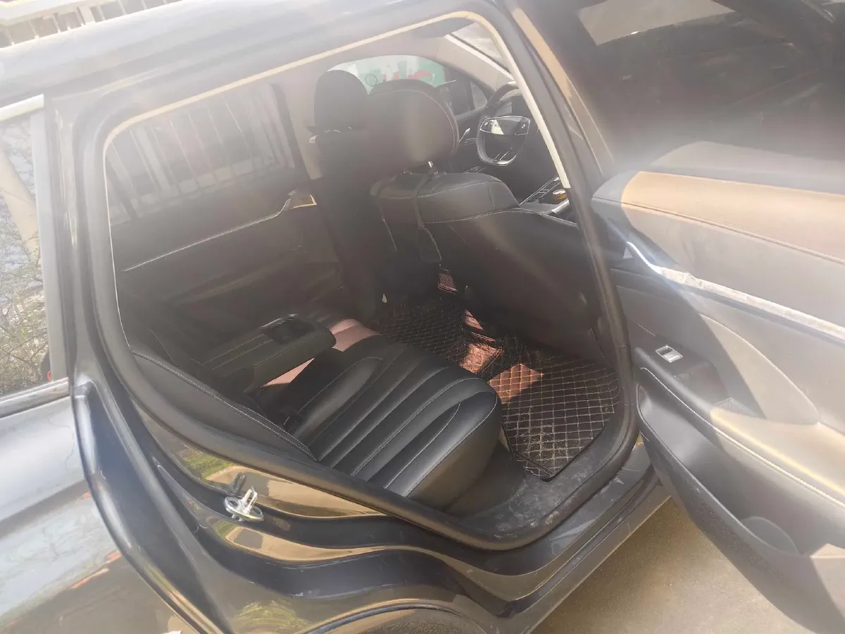 2022 Roewe RX5 MAX 1.5T 181HP L4 6AT,autocango,china used car exporter,china ev exporter,chinese used car exporter,chinese used ev exporter