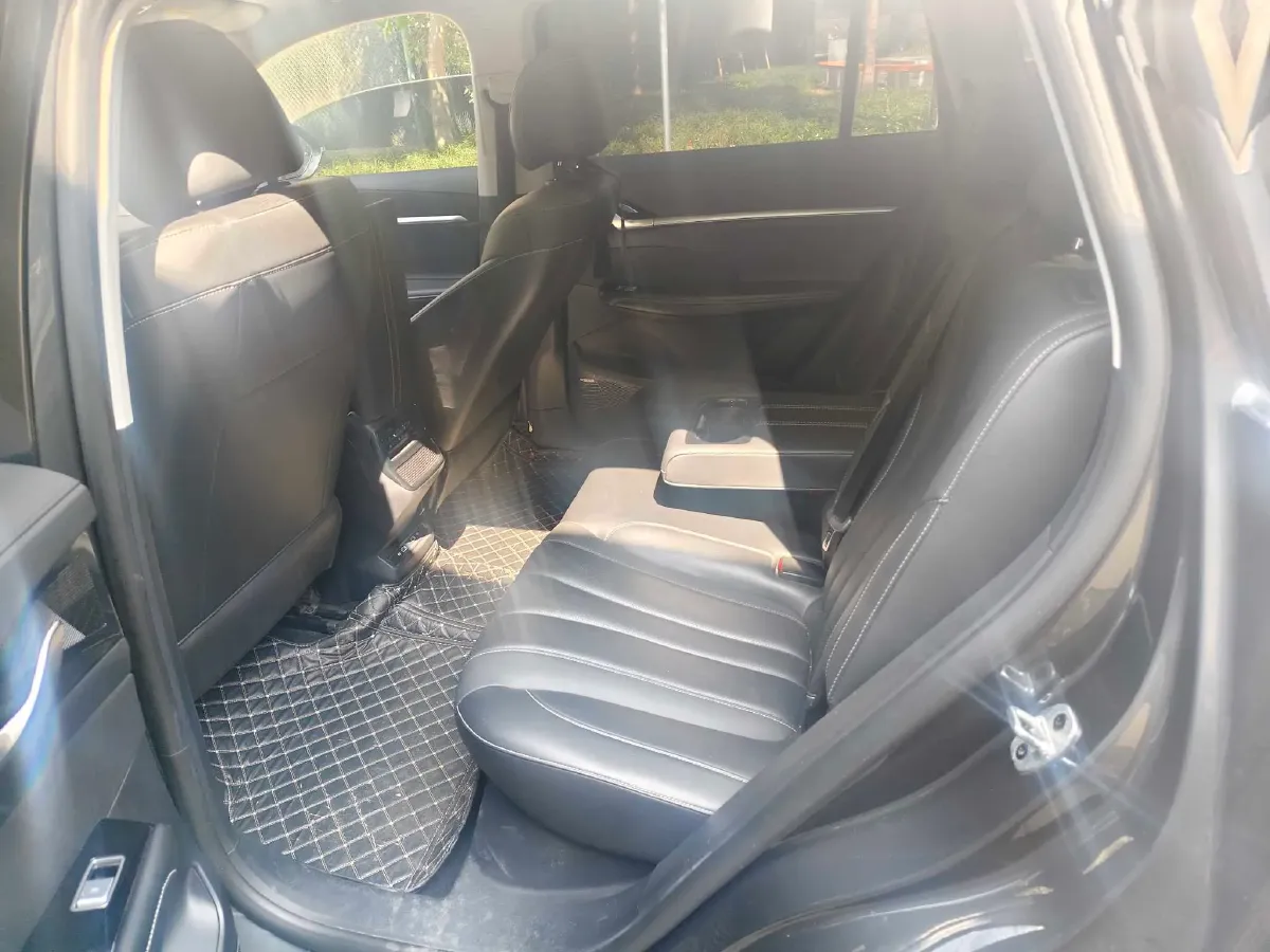 2022 Roewe RX5 MAX 1.5T 181HP L4 6AT,autocango,china used car exporter,china ev exporter,chinese used car exporter,chinese used ev exporter