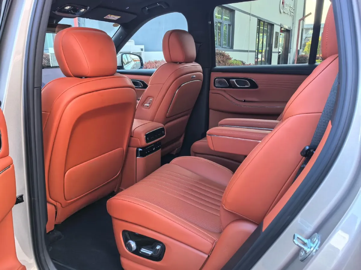 2025 Volkswagen Tiguan L 2.0T 220HP L4 7DCT,autocango,china used car exporter,china ev exporter,chinese used car exporter,chinese used ev exporter