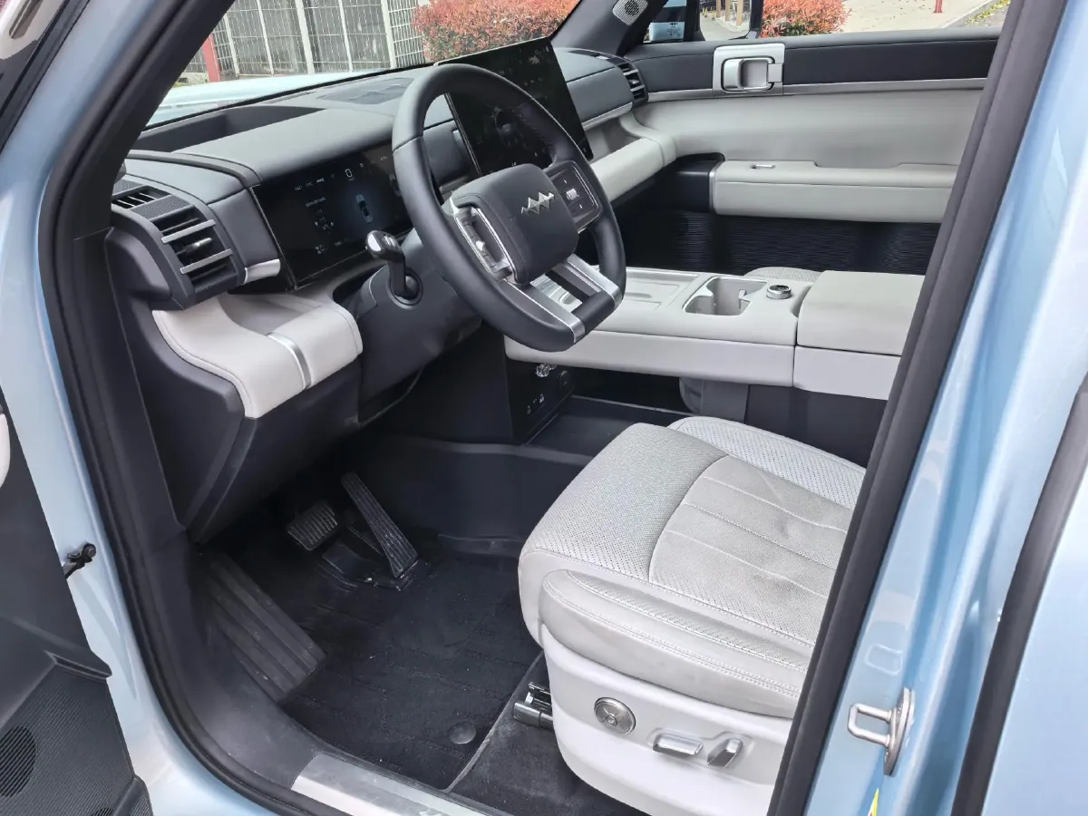 2025 FangChengBao Tai 7 1.5T 156HP L4 E-CVT PHEV,autocango,china used car exporter,china ev exporter,chinese used car exporter,chinese used ev exporter